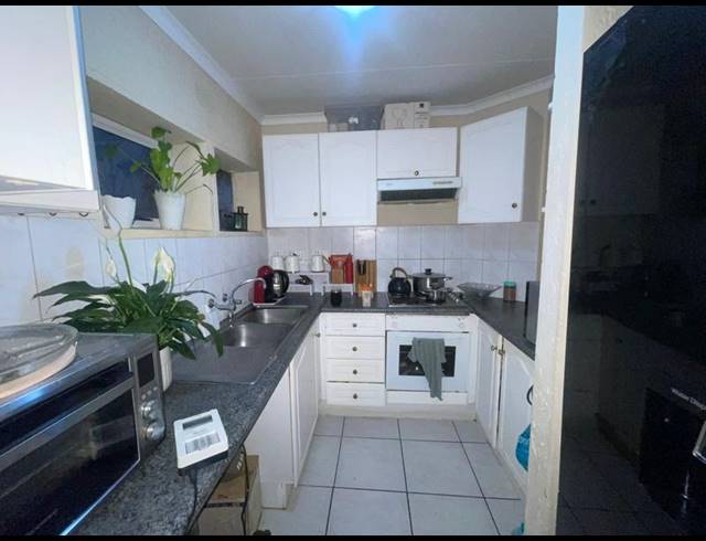 2 BEDROOM APARTMENT FOR SALE IN WINCHESTER HILLS